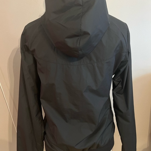 Nike Black and White Windbreaker with Full-Length Zipper - Picture 2 of 6